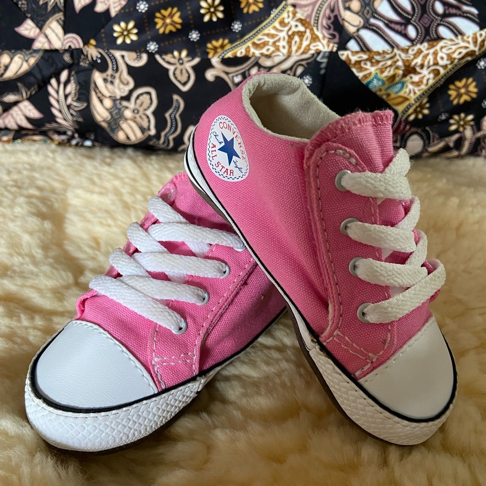 Hot pink converse